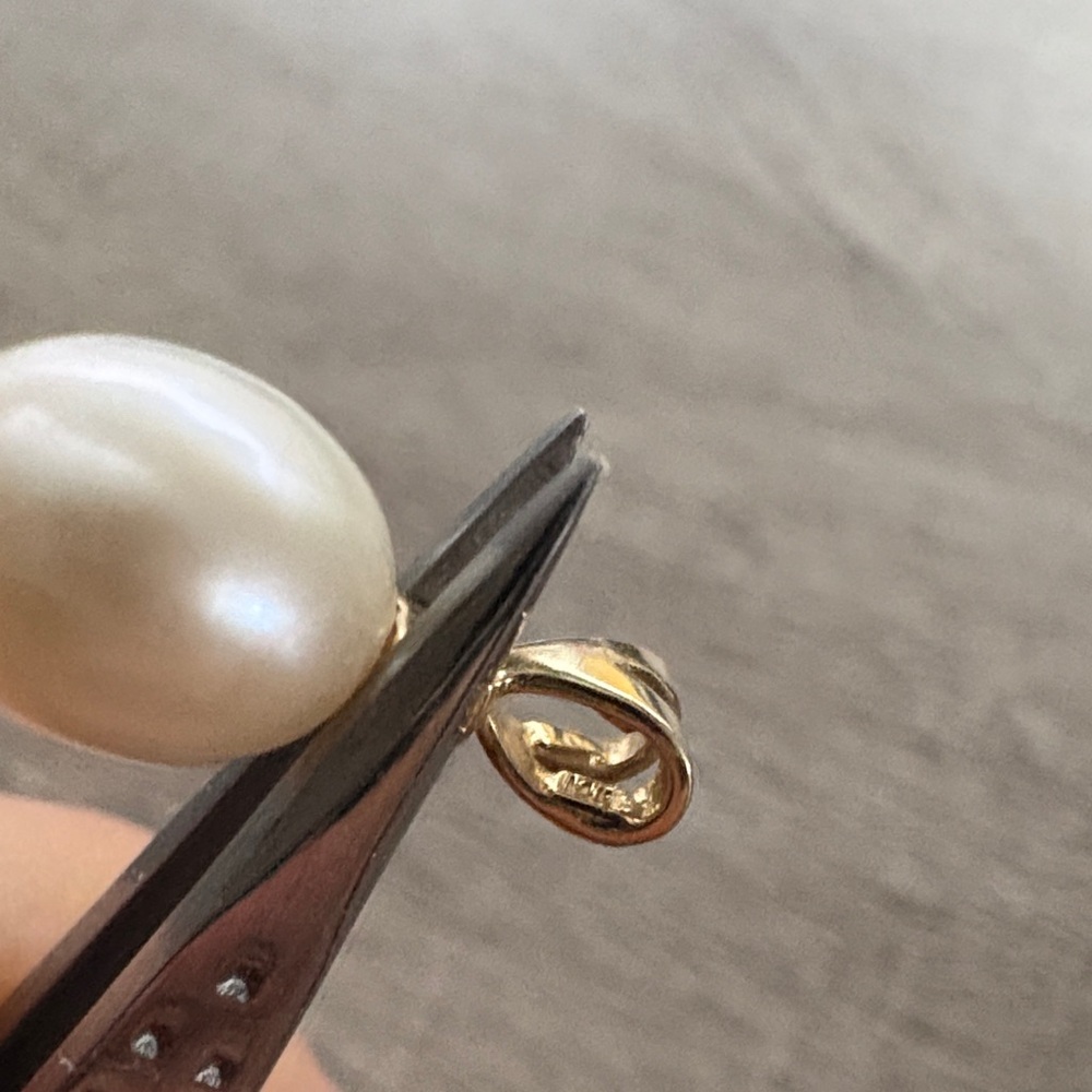 14K Gold Diamond and Pearl Pendant - Picture 4 of 5